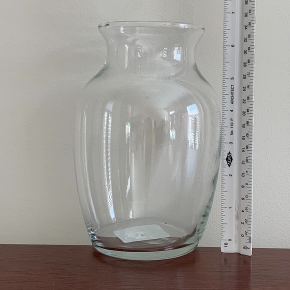 New!  Clear Glass Vase 7" High - Picture 2 of 6